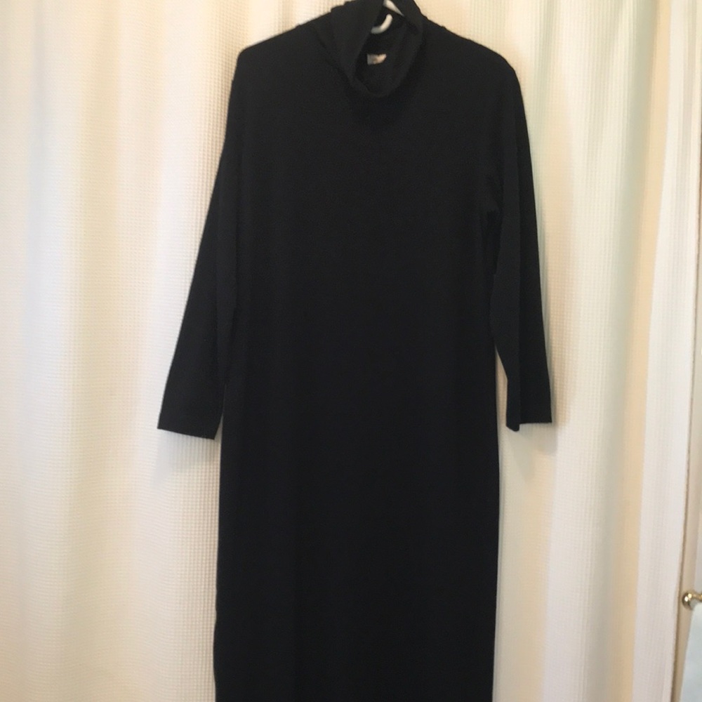 NWOT!! NORM THOMPSON Cowl Neck Black Dress.  MP